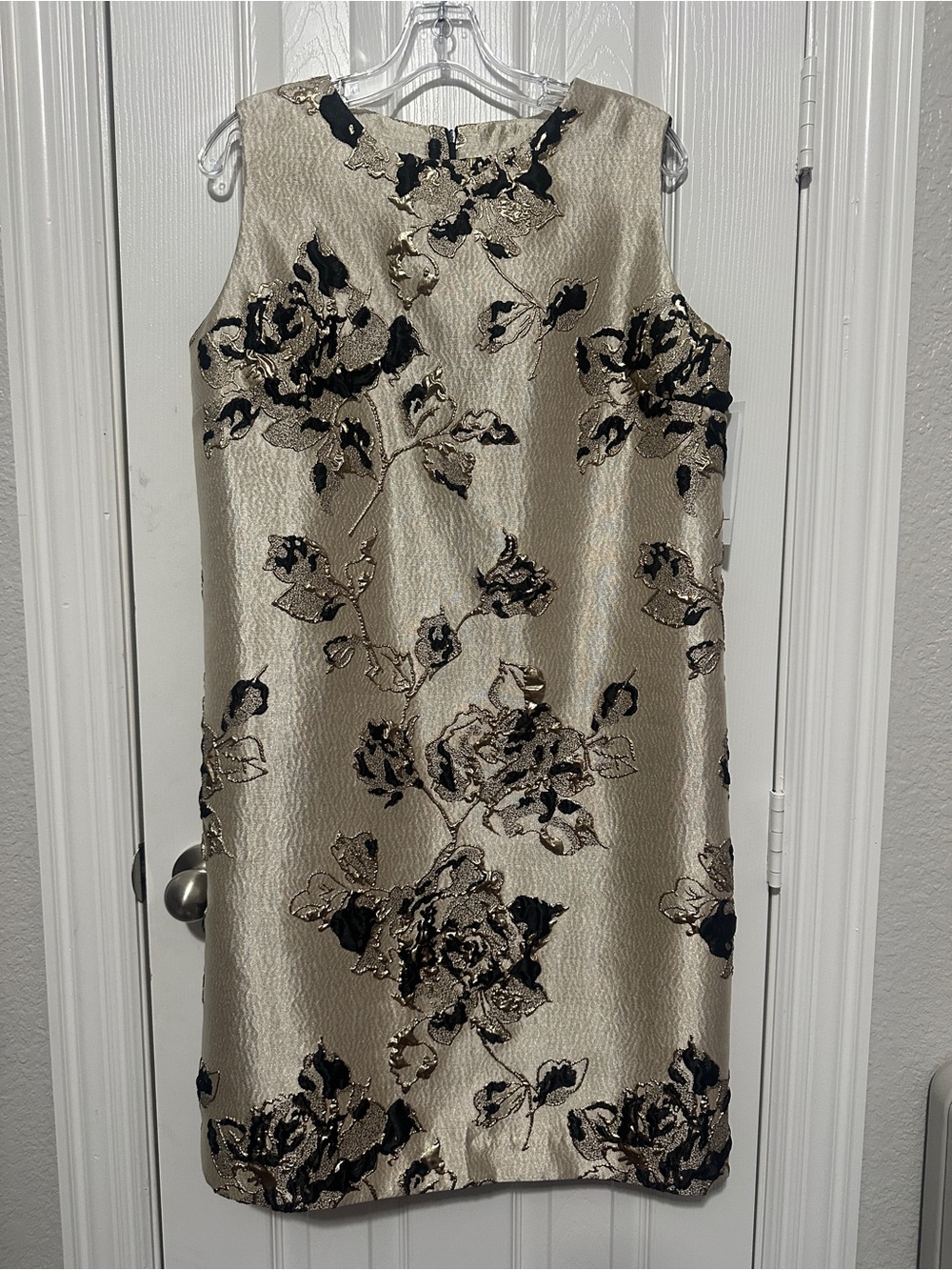 NWT Caroline Rose Sheath Dress